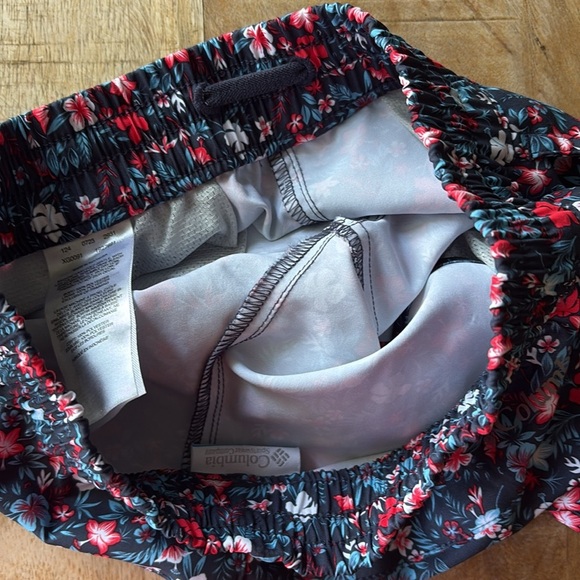 NWOT Columbia girls shorts size S(7/8) - Picture 7 of 7